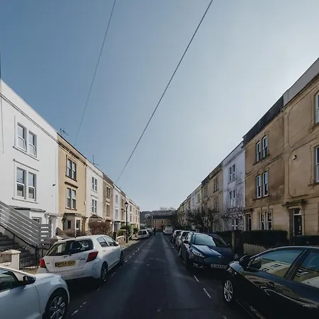 The Brighton - Boutique In Cotham